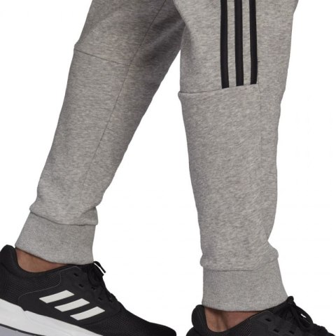 Spodnie adidas Essentials Tapered Cuff 3 Stripes M GK8976