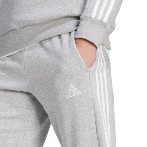 Spodnie adidas Essentials Fleece 3-Stripes Tapered Cuff M IJ6494