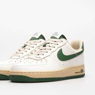 Buty NIKE Air Force 1 '07 LV8 - Białe