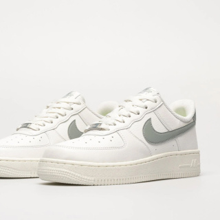 Buty NIKE Air Force 1 '07 - Białe - Next Nature