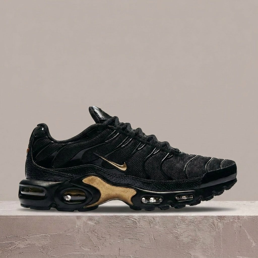 Sneakersy Nike AIR MAX PLUS TN Unisex Czarny, złoty DC4118-001